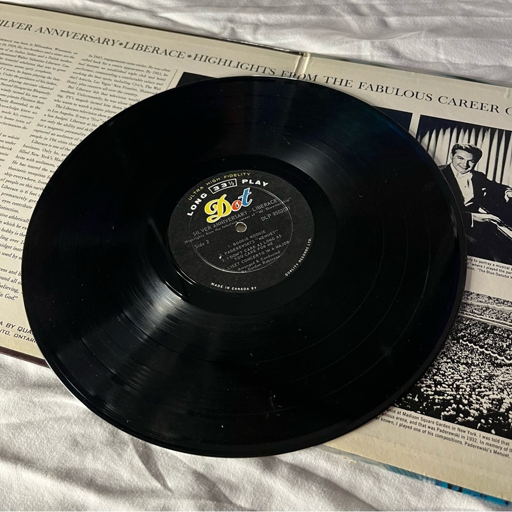 Liberace Silver Anniversary Vinyl Record - Picture 4 of 4